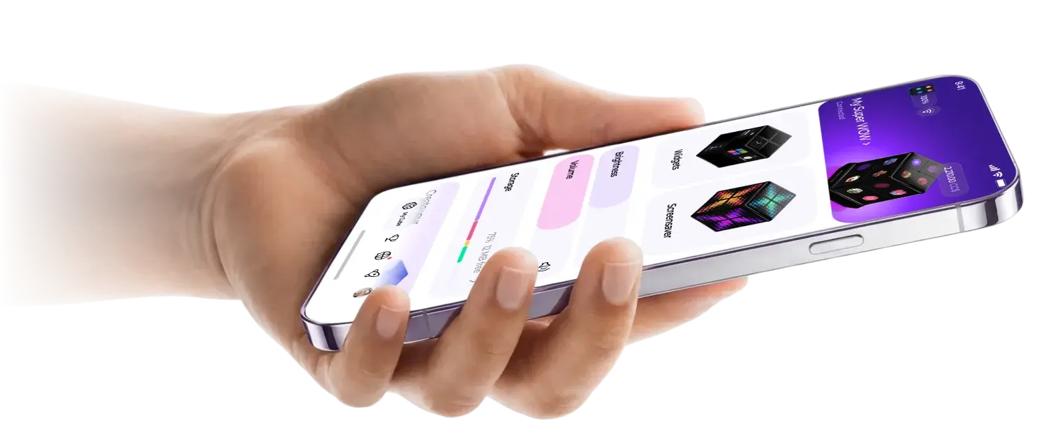 Smartphone with WOWCube app